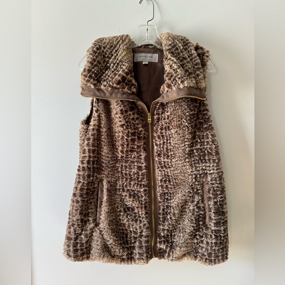 Andrew Marc New York  Faux Fur Vest Size Large - Picture 1 of 9
